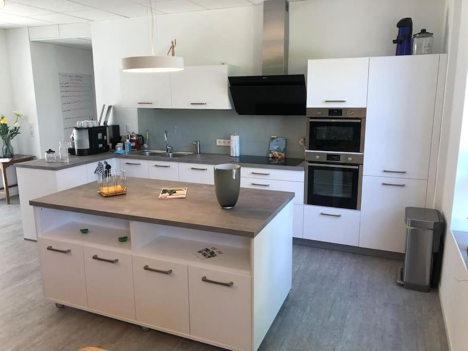 شقة Studio Emdecker Am Delft إمدن المظهر الخارجي الصورة